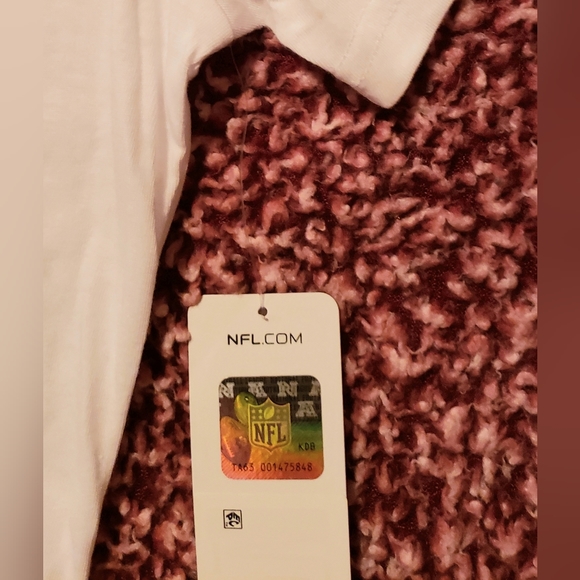 Woman's DALLAS COWBOYS "Poise" White Top (S, M, L) - Picture 5 of 6